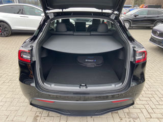 Tesla Model Y foto 7