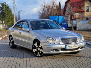 Mercedes E-Class foto 2