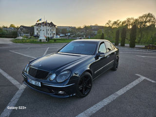 Mercedes E-Class foto 1