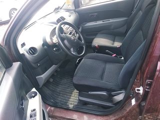 Daihatsu Sirion foto 8