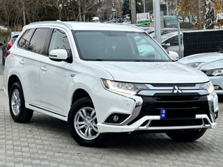 Mitsubishi Outlander foto 1