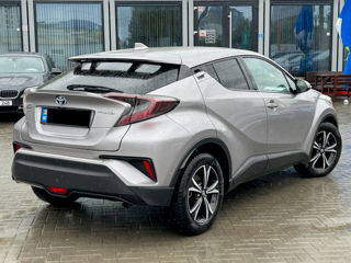 Toyota C-HR foto 4