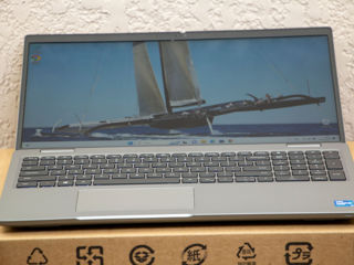 Dell Precision 5570/ Core I5 1245U/ 16Gb Ram DDR5/ Nvidia T550/ 500Gb SSD/ 15.6" FHD IPS!! foto 8