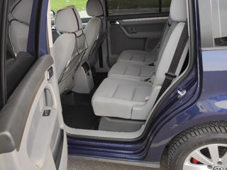 Volkswagen Touran foto 10