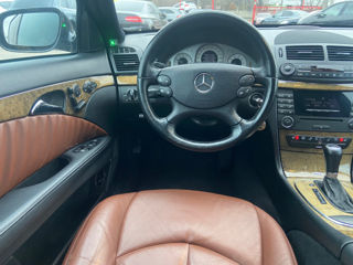 Mercedes E-Class foto 16