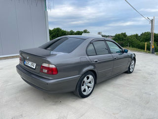 BMW 5 Series foto 3