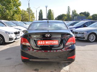 Hyundai Accent foto 5