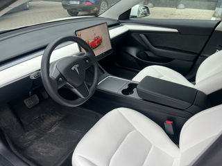 Tesla Model 3 foto 5