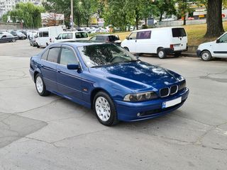 BMW 5 Series foto 1