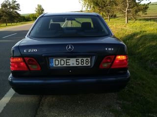 Mercedes E Class foto 4