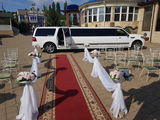 Limuzine in  Moldova pentru nunti,cumetrii,si alte evenimente. foto 4