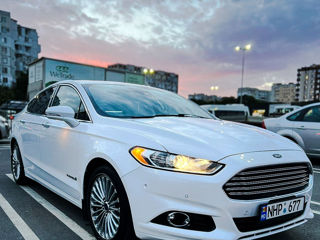 Chirie auto- rent a car Ford Fusion  Hybrid машина свободна