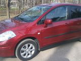 Nissan Tiida foto 2