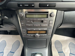 Toyota Avensis foto 14