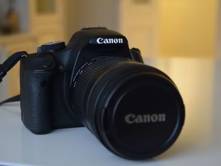Canon 500D + obiectiv 18–135 mm ca nou foto 1