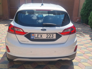 Ford Fiesta foto 6