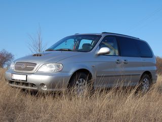 KIA Carnival foto 1