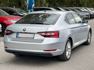 Skoda Superb foto 3