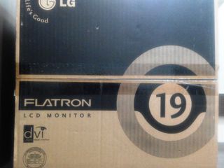 LG Flatron L1972H фото 10