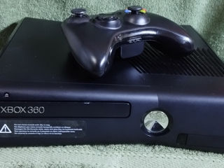 Продам Xbox 360 Slim 250 гб + Freeboot + игры