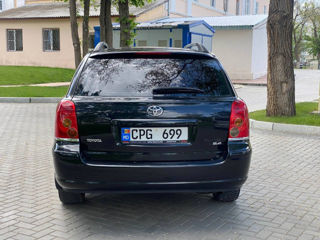 Toyota Avensis foto 5