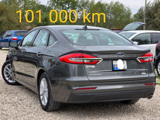 Ford Fusion foto 2