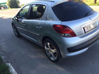 Peugeot 207 foto 4