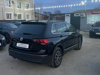 Volkswagen Tiguan foto 3