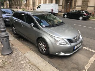 Toyota Avensis foto 2