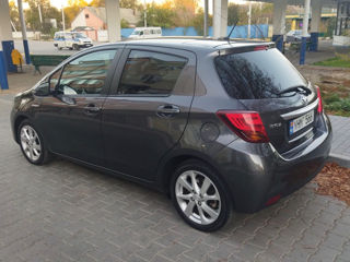 Toyota Yaris foto 2