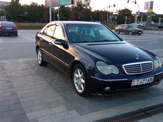 Mercedes C-Class foto 3