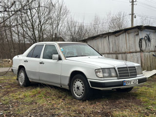 Mercedes Series (W123) foto 4