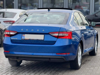 Skoda Superb foto 3