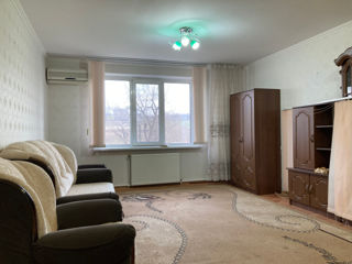 Apartament cu 4 camere, 82 m², Periferie, Cahul foto 1