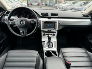 Volkswagen Passat CC foto 2