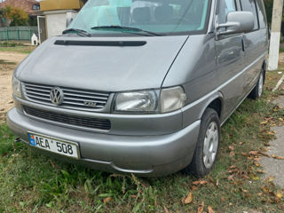 Volkswagen Caravelle foto 9