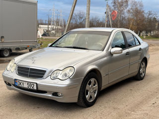 Mercedes C-Class foto 3