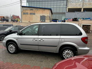 Chrysler Voyager foto 2