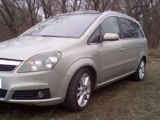 Opel Zafira foto 1