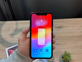 Vînd IPhone XR foto 5