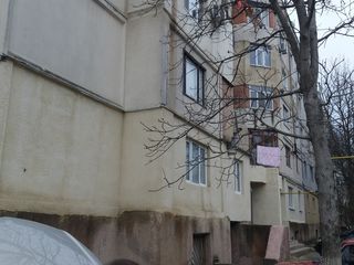 Apartament cu 3 odăi în  Nisporeni foto 1