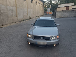 Audi A8 foto 4