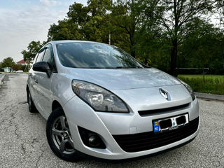 Renault Grand Scenic foto 2