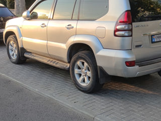 Toyota Land Cruiser Prado foto 3