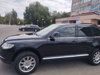 Volkswagen Touareg foto 8