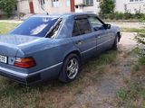 Mercedes Series (W124) foto 2