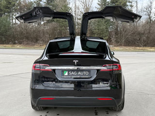 Tesla Model X foto 13