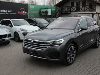 Volkswagen Touareg foto 1