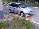 Nissan Almera Tino foto 1