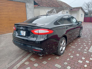 Ford Fusion foto 2